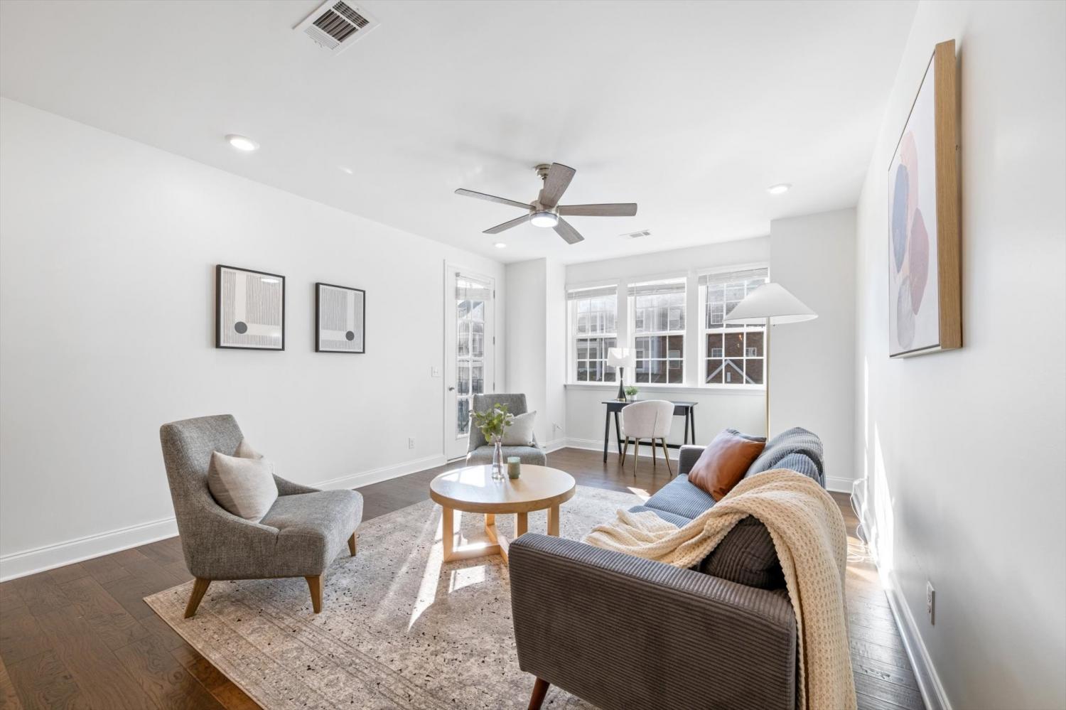 900-Vintage-Green-Ln For Sale