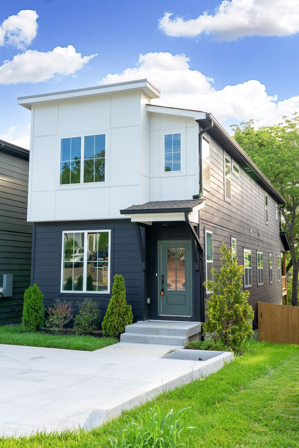 2120B-Burns-St For Sale
