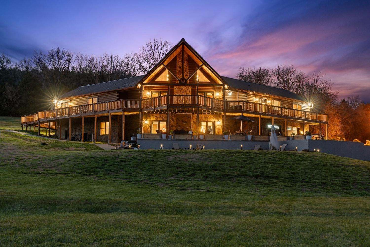 2063-Kennedy-Creek-Rd For Sale