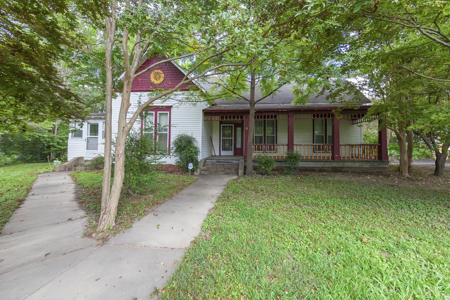 109-Burns-St--S For Sale