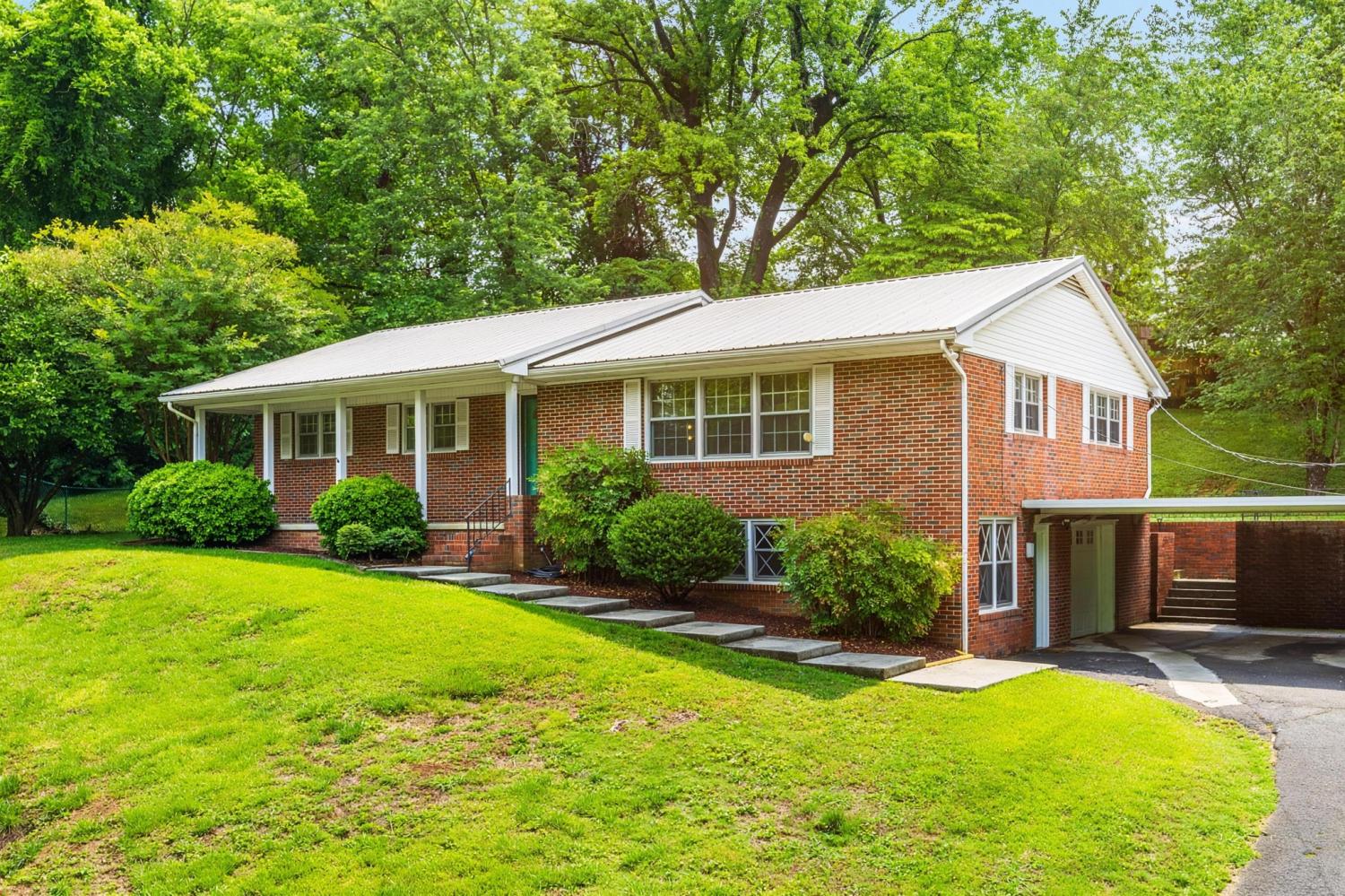 2802-Elm-Drive--NE For Sale