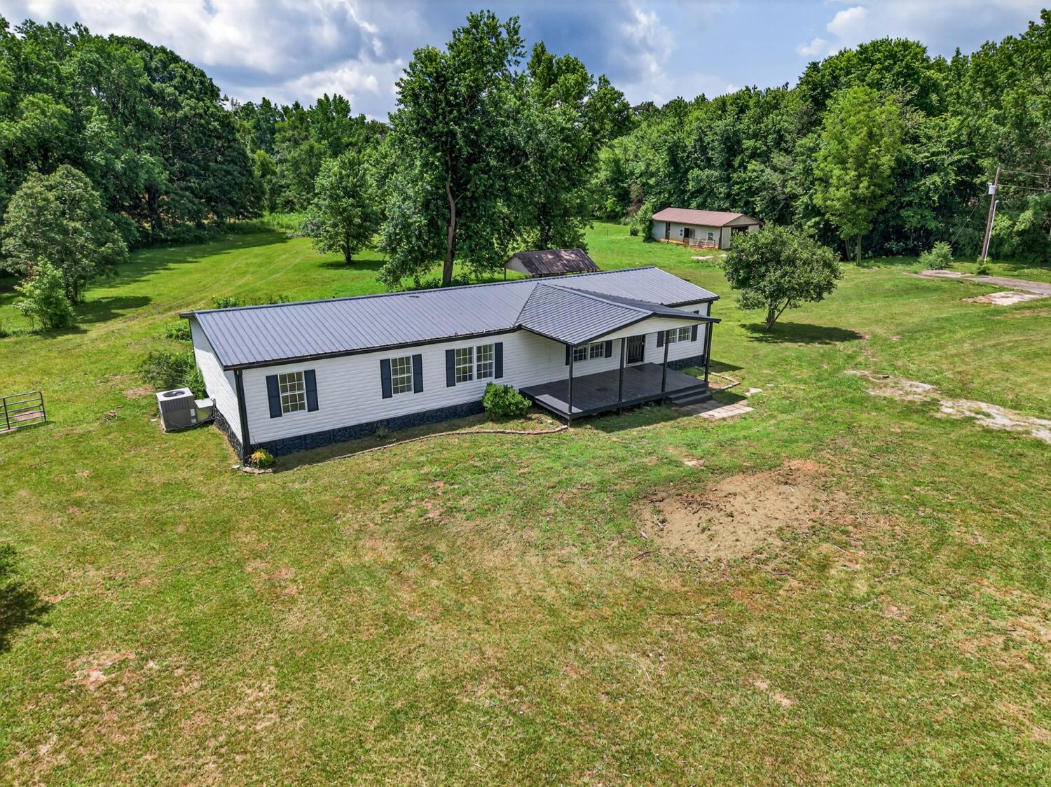 699-Howell-Hill-Rd For Sale