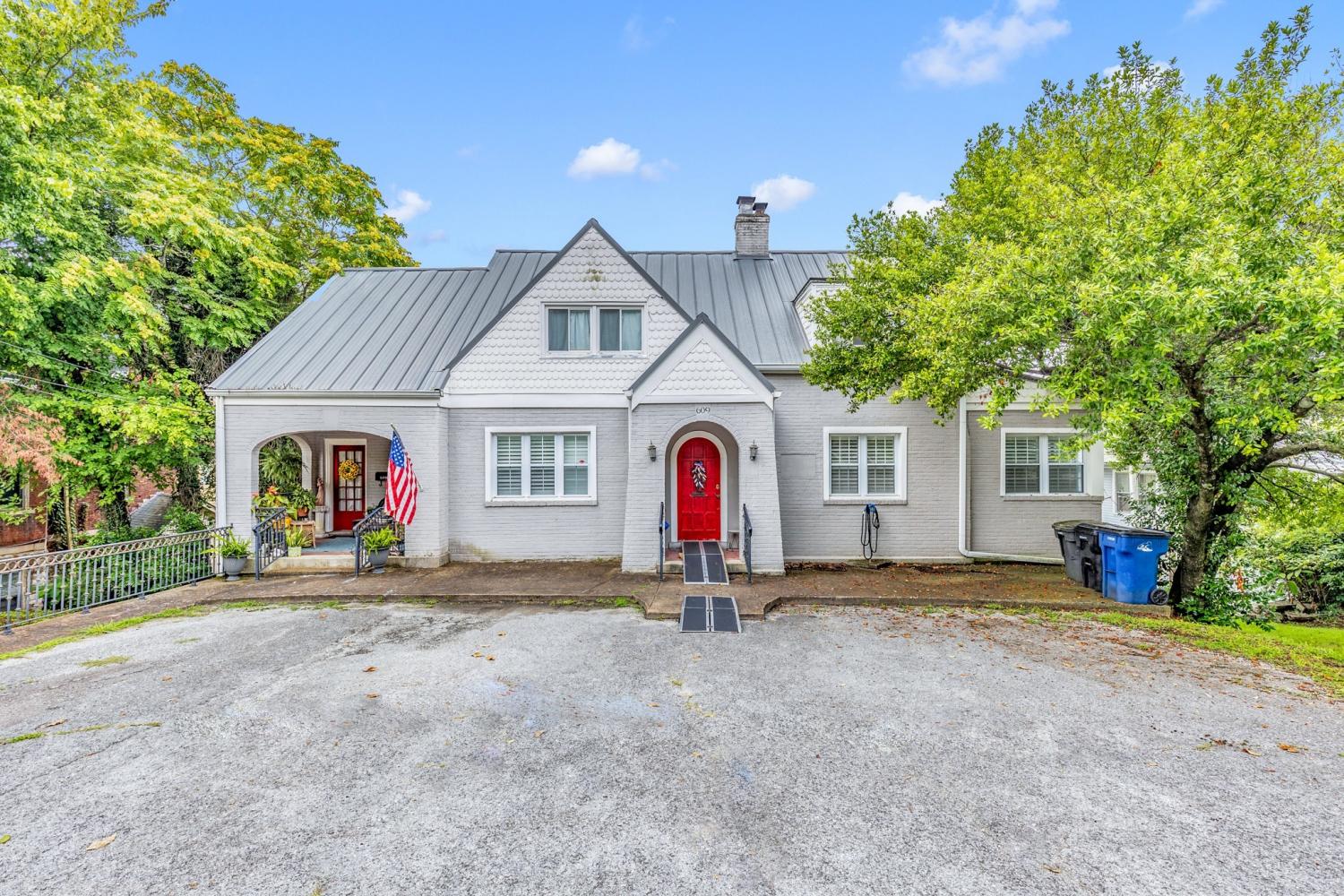 609-W-7th For Sale