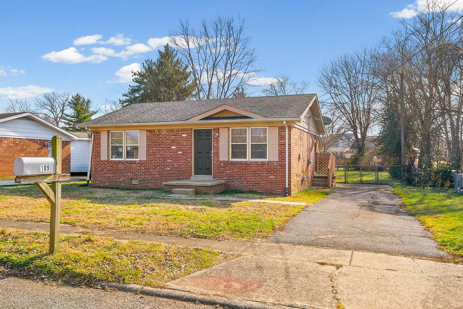 109-Boxwood-Dr For Sale