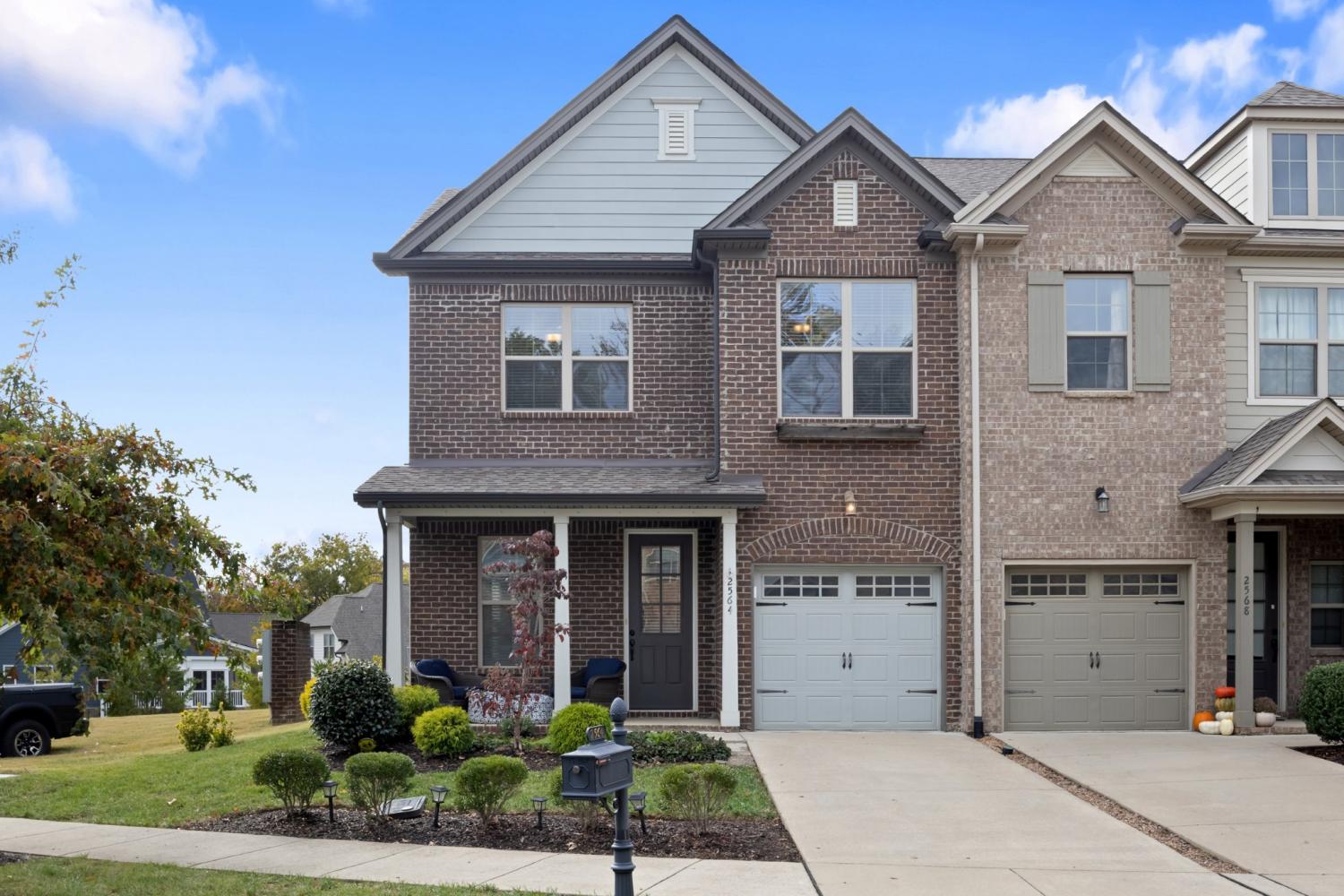 2564-Wellesley-Square-Dr For Sale