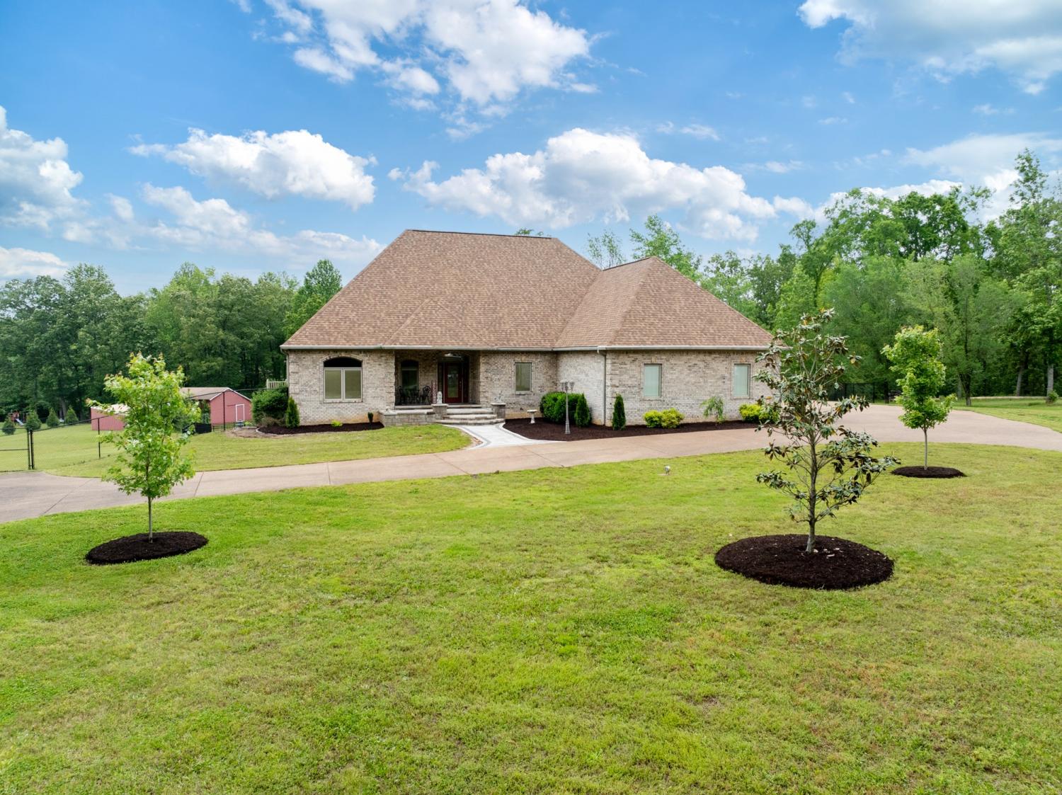 575-Homestead-Ln For Sale