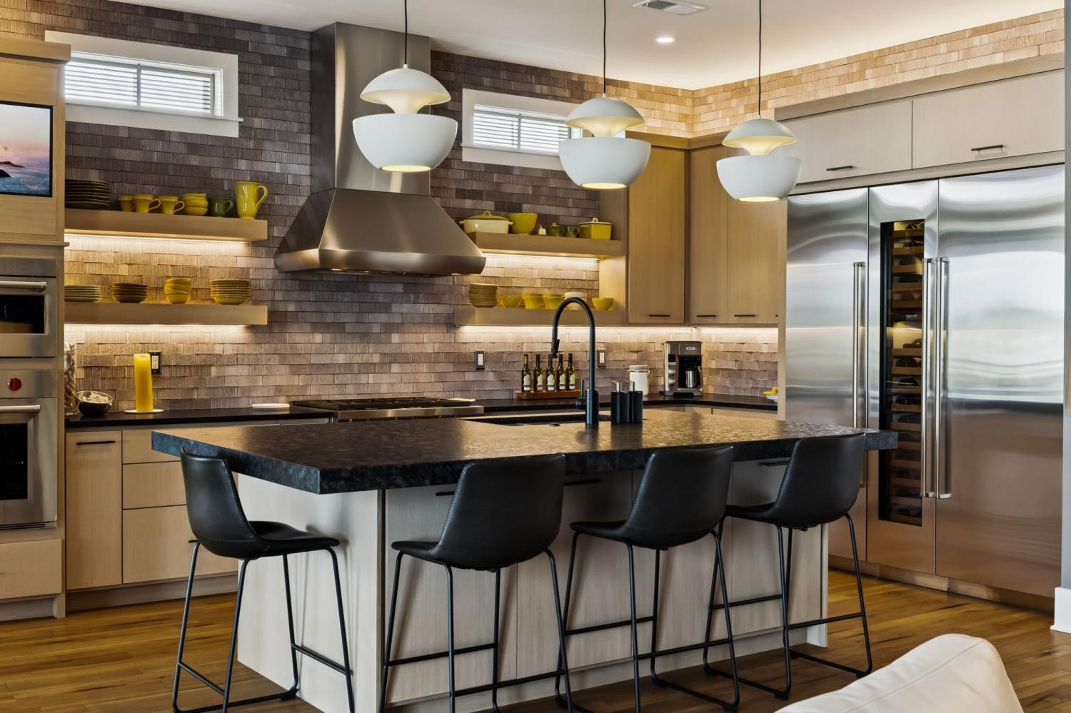 1024-Club-View-Dr For Sale