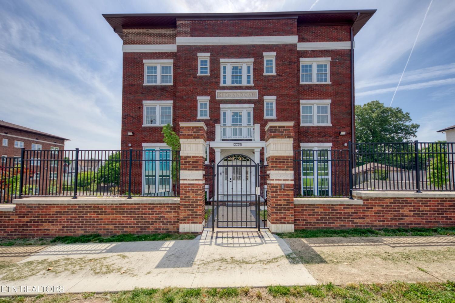 2724-E-Magnolia-Ave For Sale