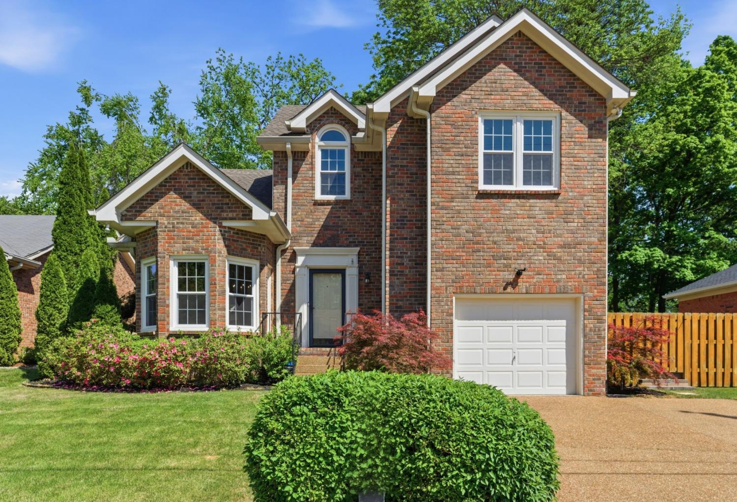 1025-Saint-Andrews-Pl For Sale