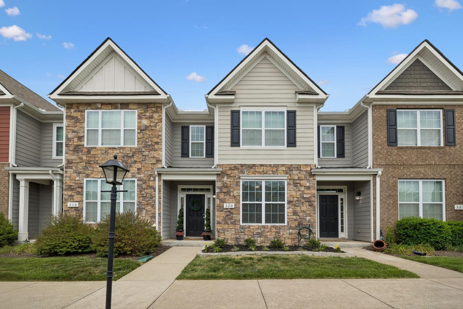 320-Manor-Row For Sale