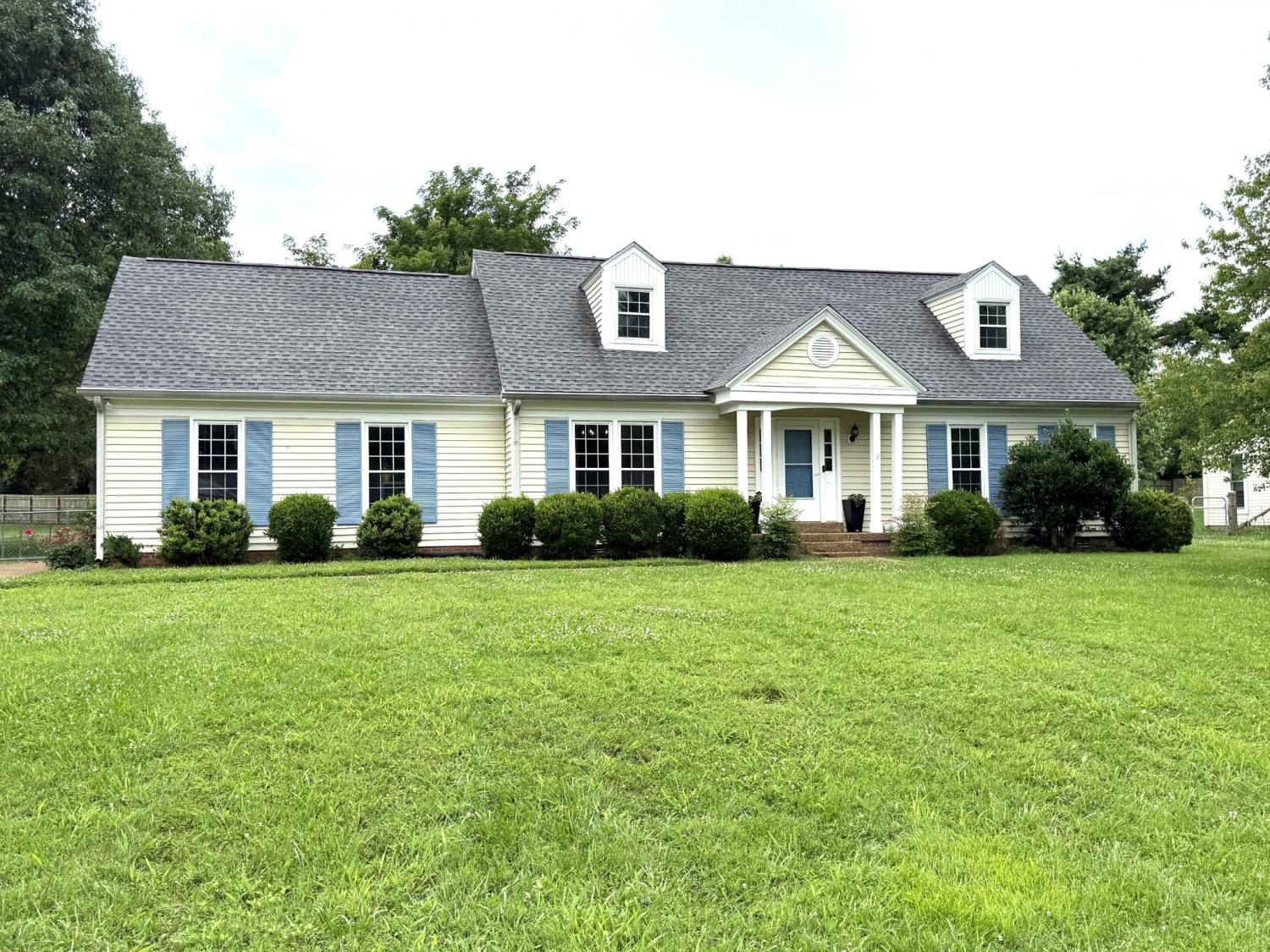 512-Riverview-Dr For Sale