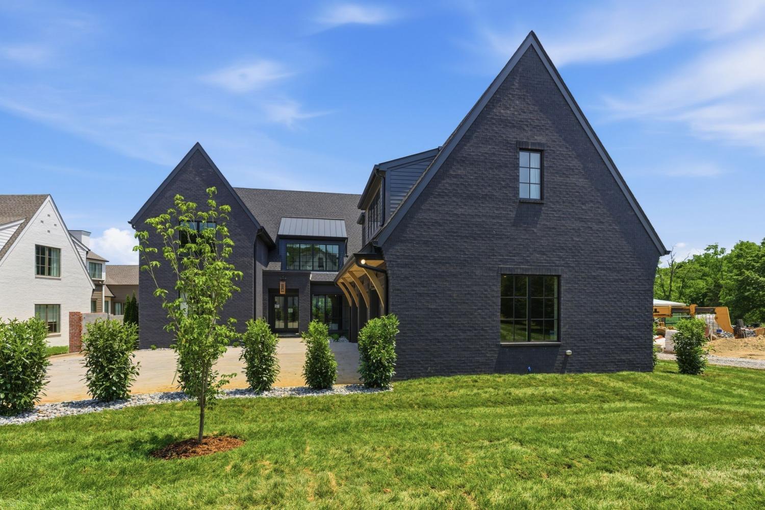 4518-Belmont-Park-Ter For Sale