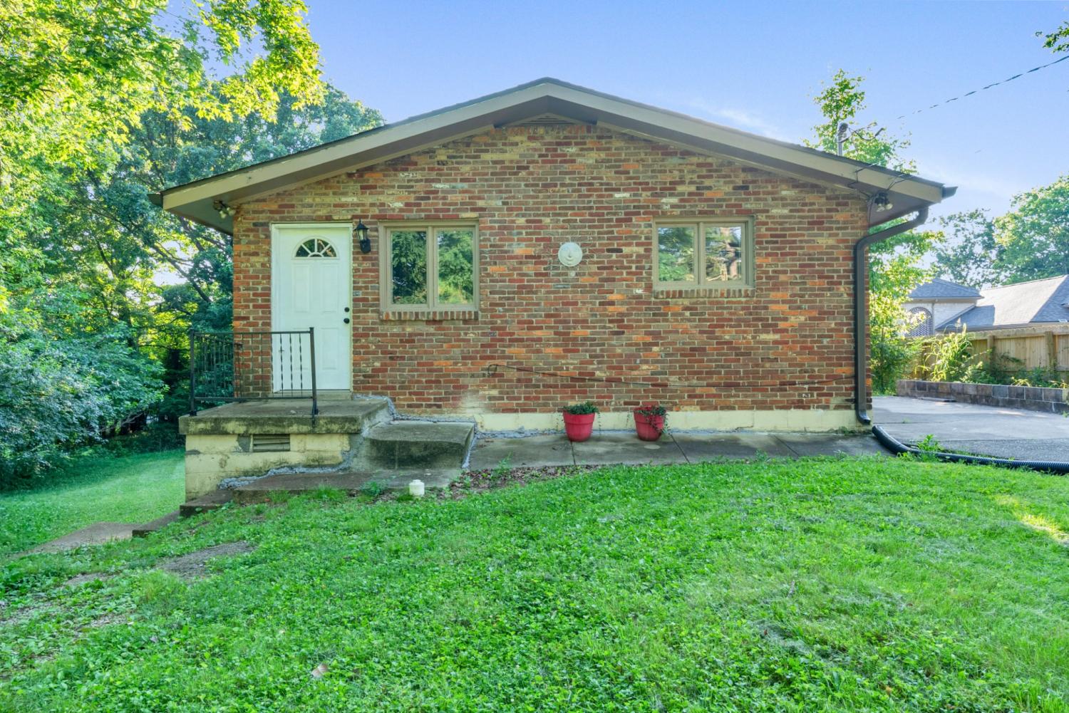 946-Greenwood-Ave For Sale