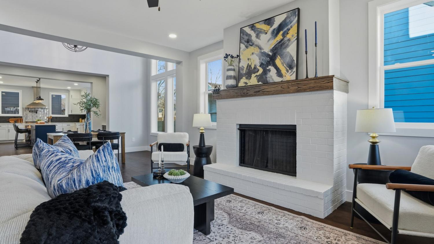 927-11th-Ave--N For Sale