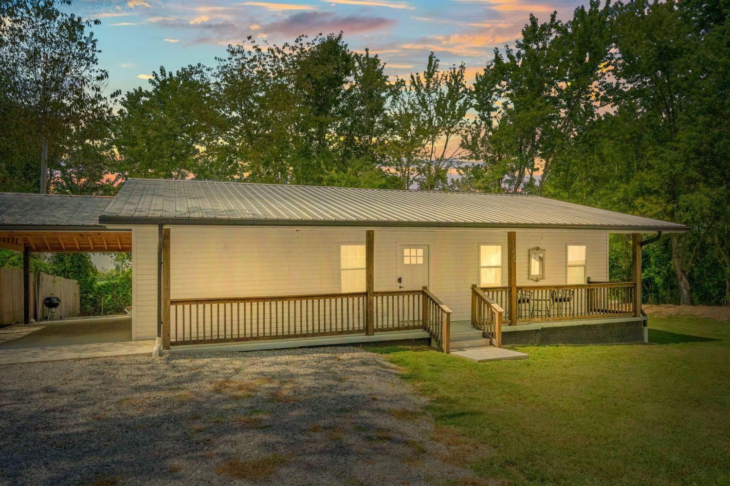146-Groves-Ln For Sale