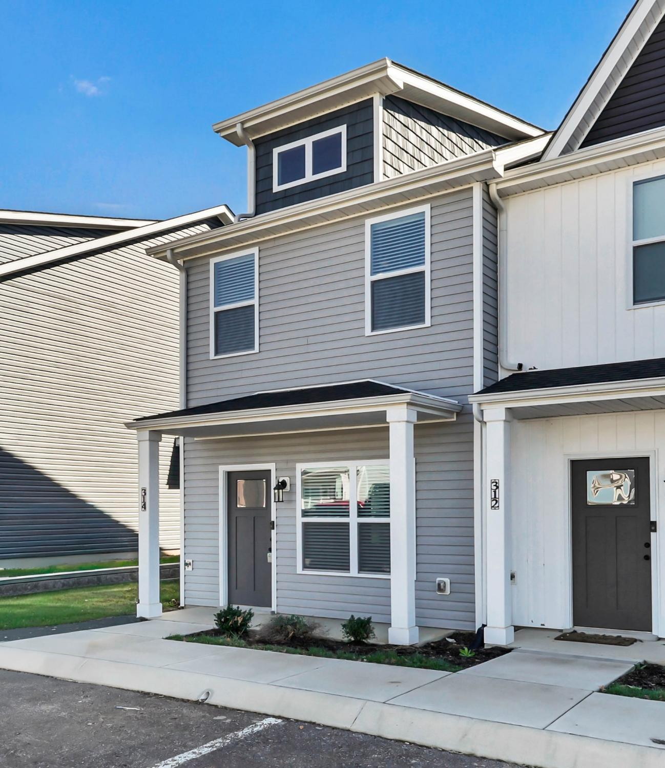 314-Front-Ridge-Circle For Sale