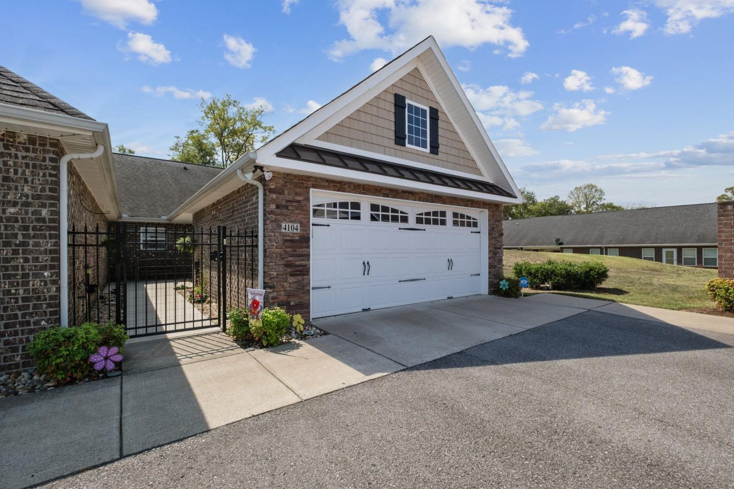 395-Devon-Chase-Hl For Sale