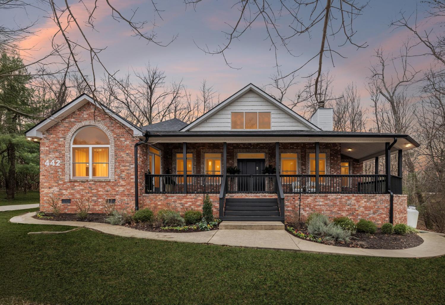 442-Lakeview-Cir For Sale