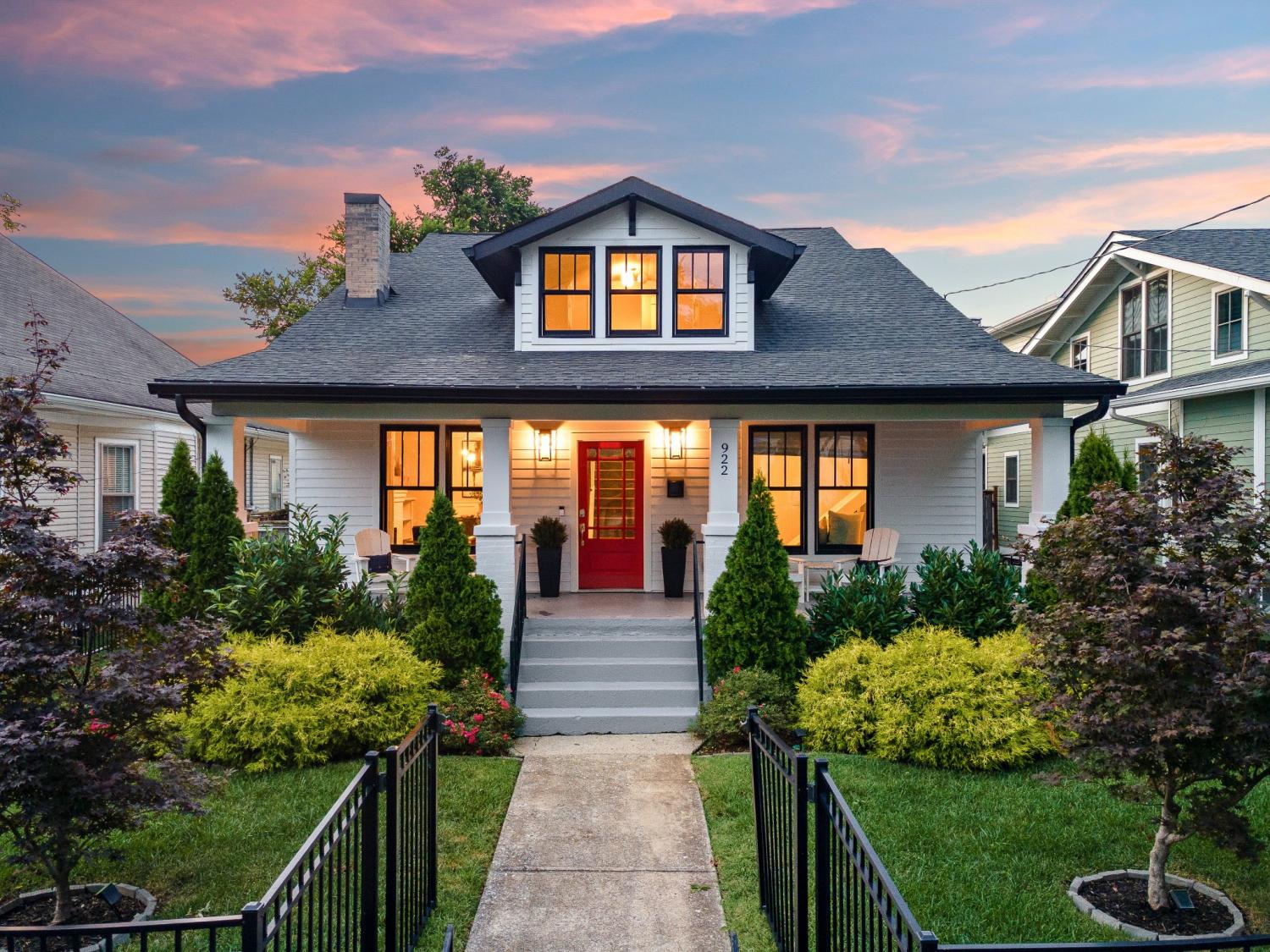 922-Lawrence-Ave For Sale