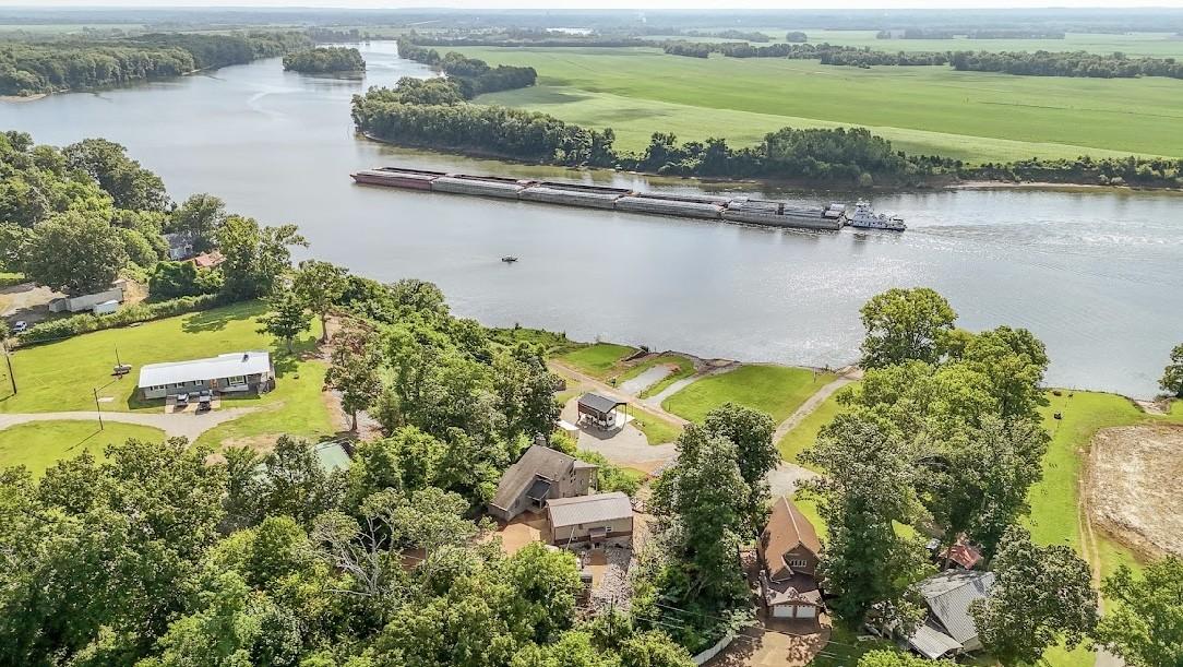 1515-Riverside-Ln For Sale
