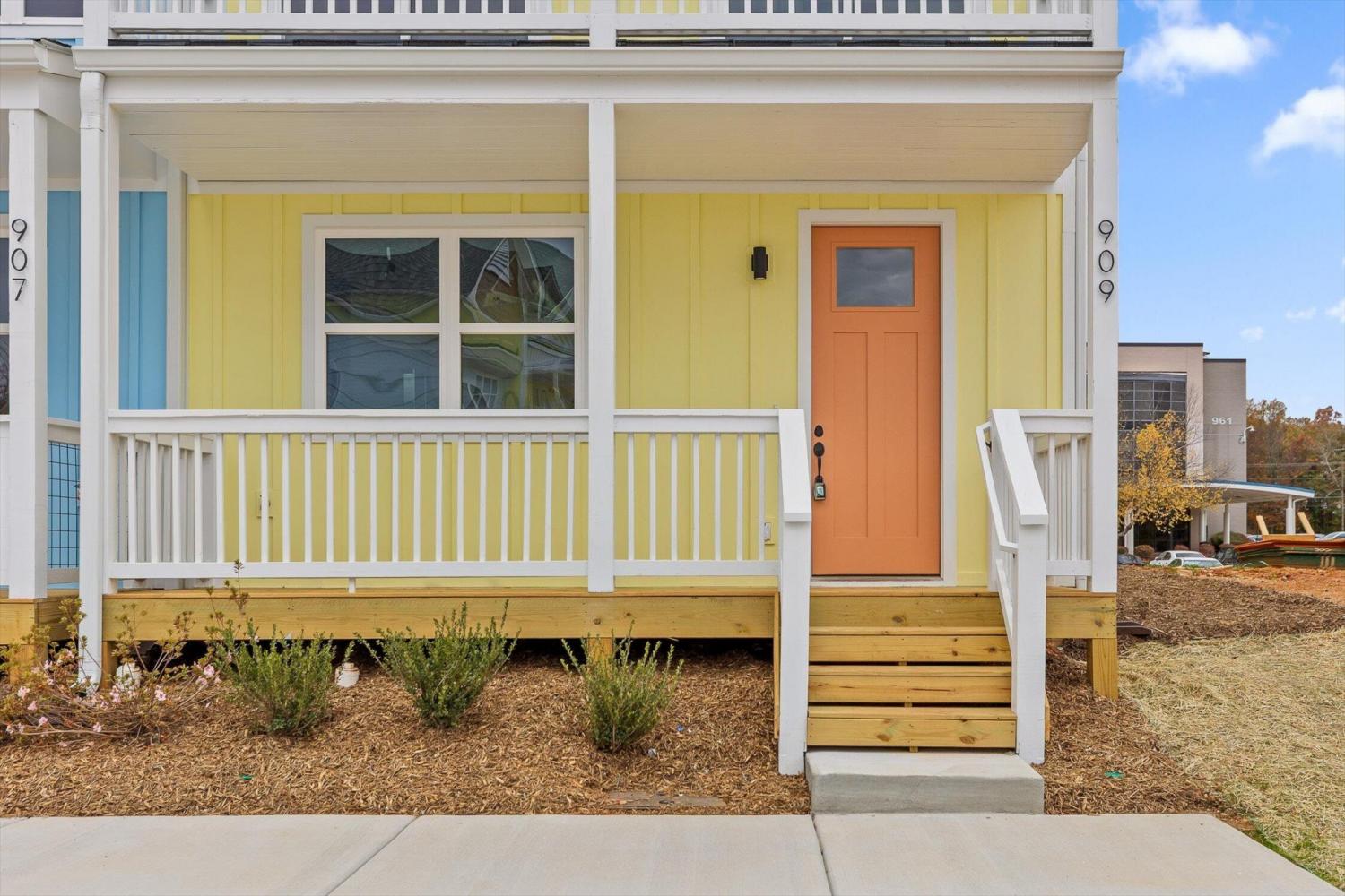 909-Blue-Heights-Drive For Sale