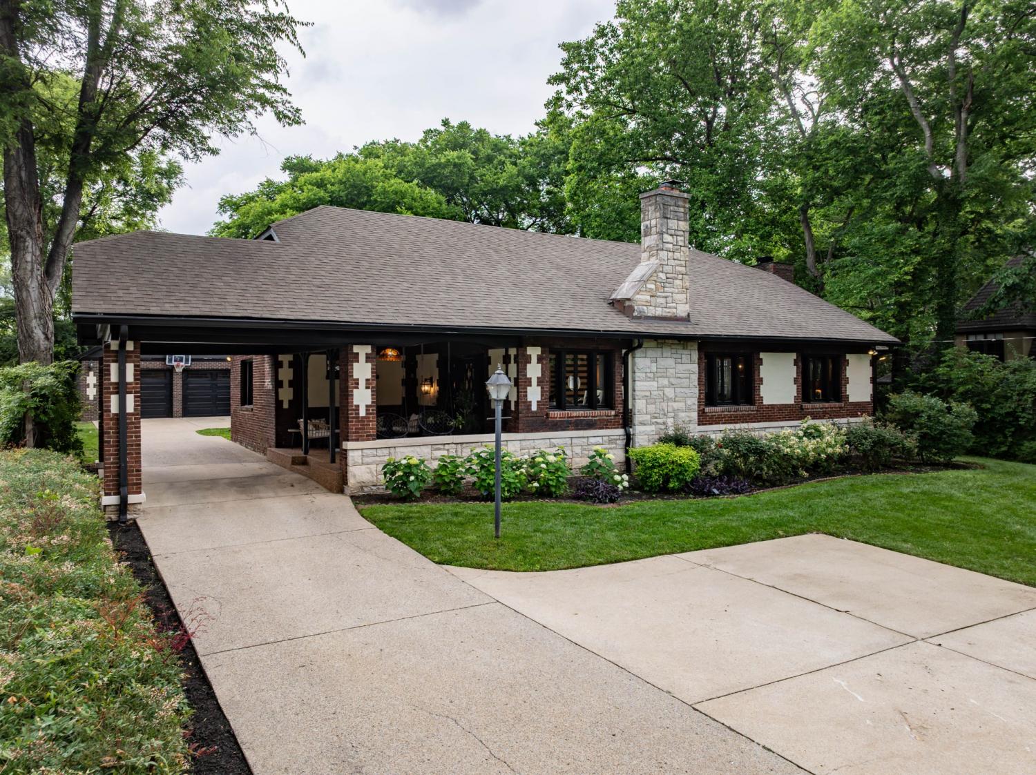 1702-Stokes-Ln For Sale