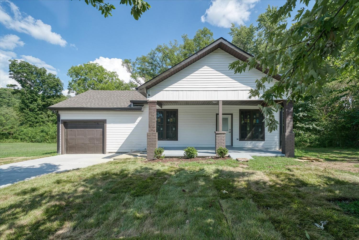 469-E-Main-St For Sale