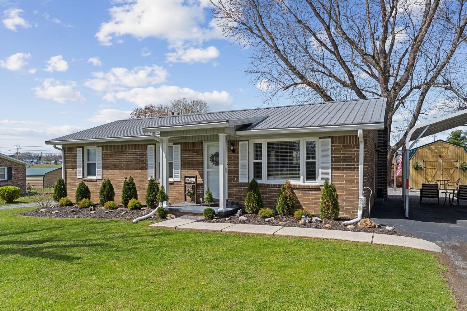 645-Parkway-Dr For Sale