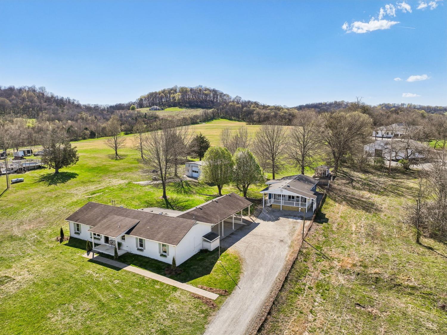 977-Carters-Creek-Pike For Sale