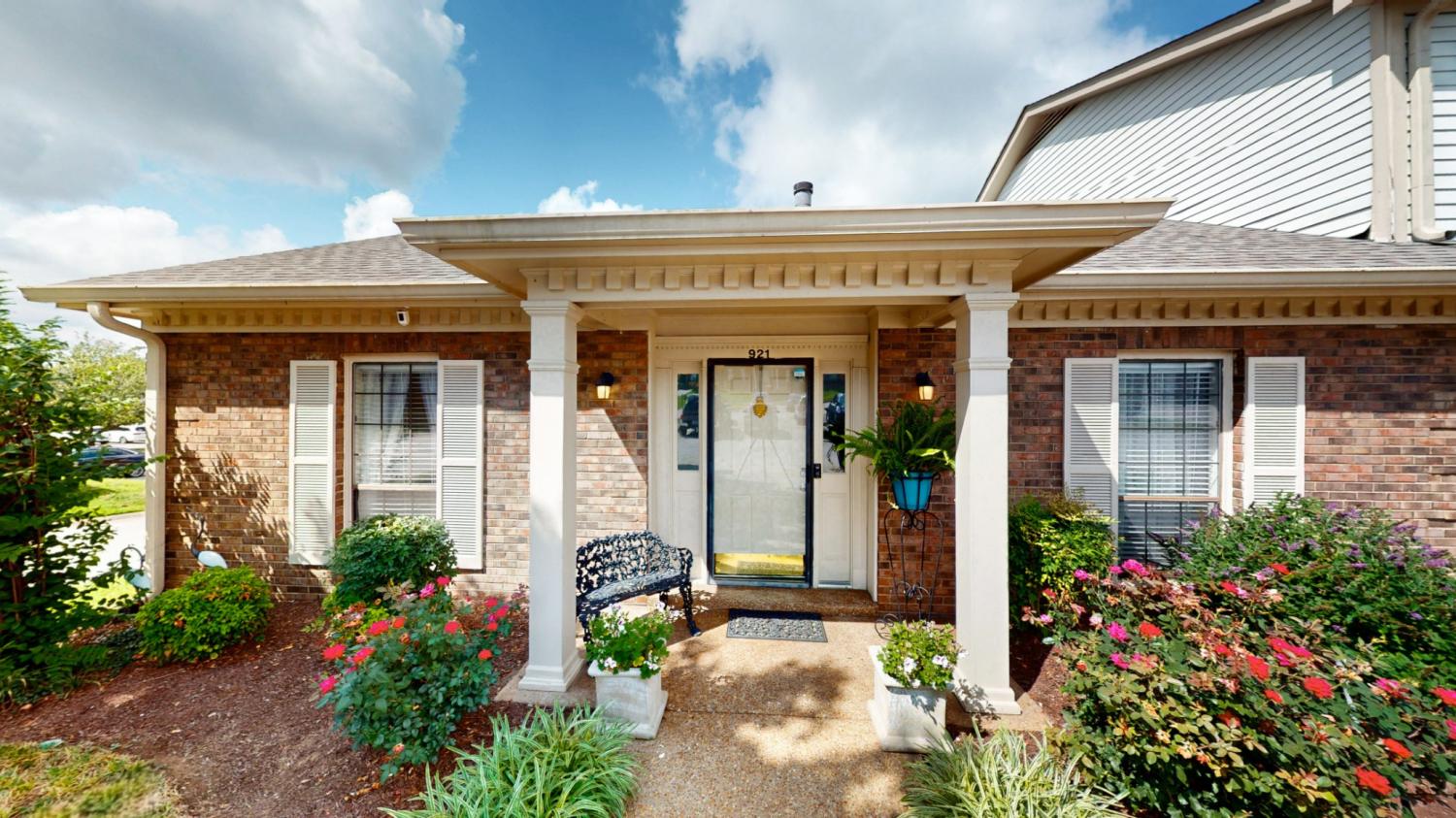 921-Brentwood-Pt For Sale