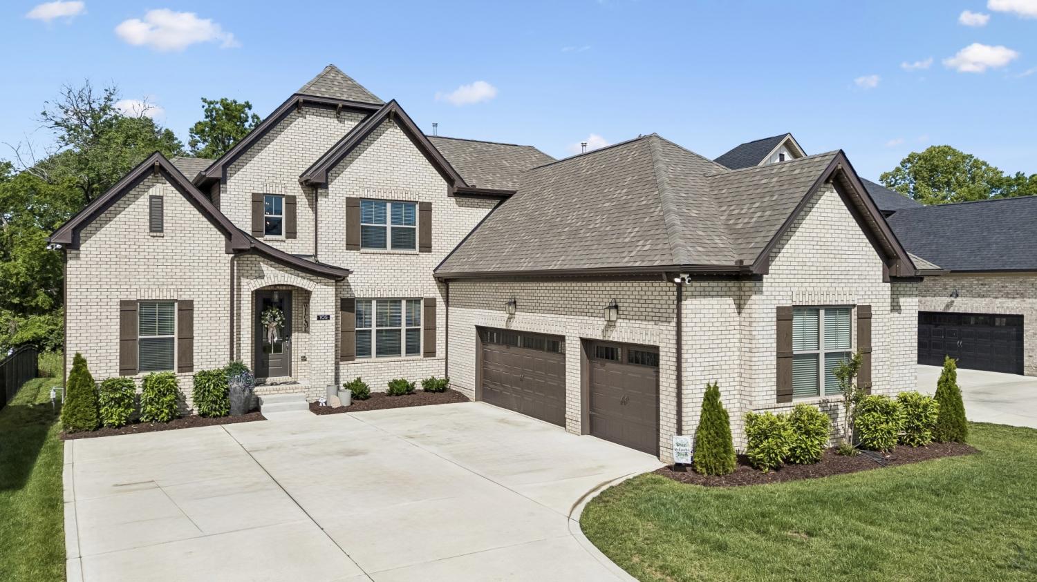 105-Hayden-Ln For Sale