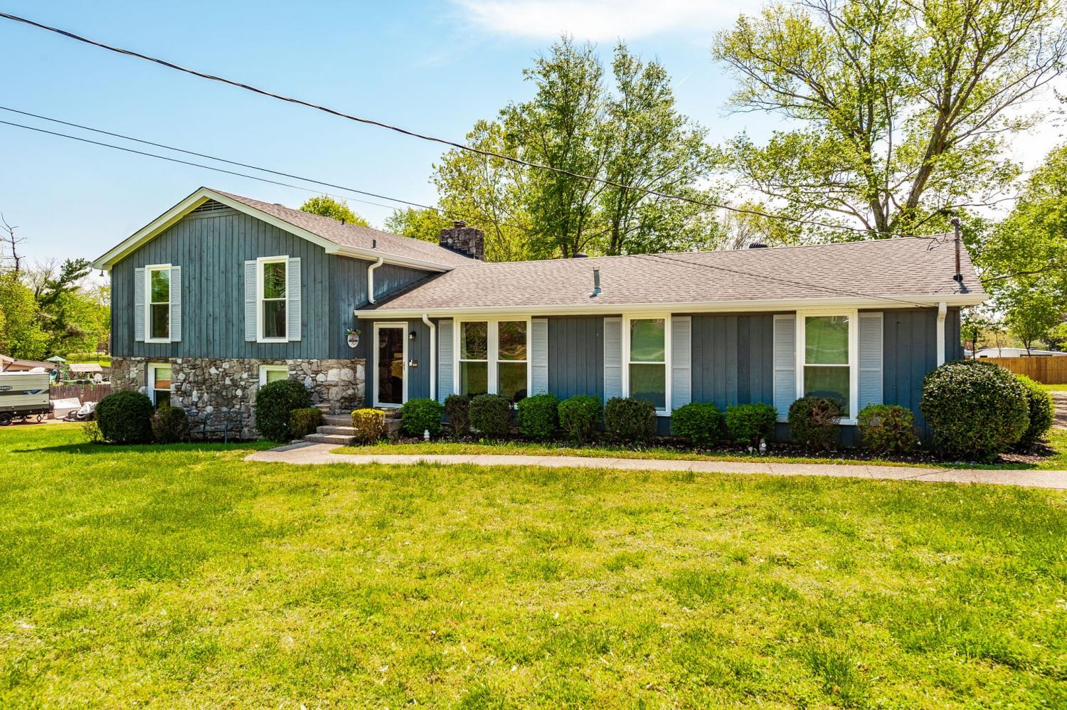 823-Cumberland-Hills-Dr For Sale