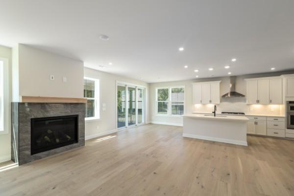 460-Tomlinson-Pointe-Dr For Sale