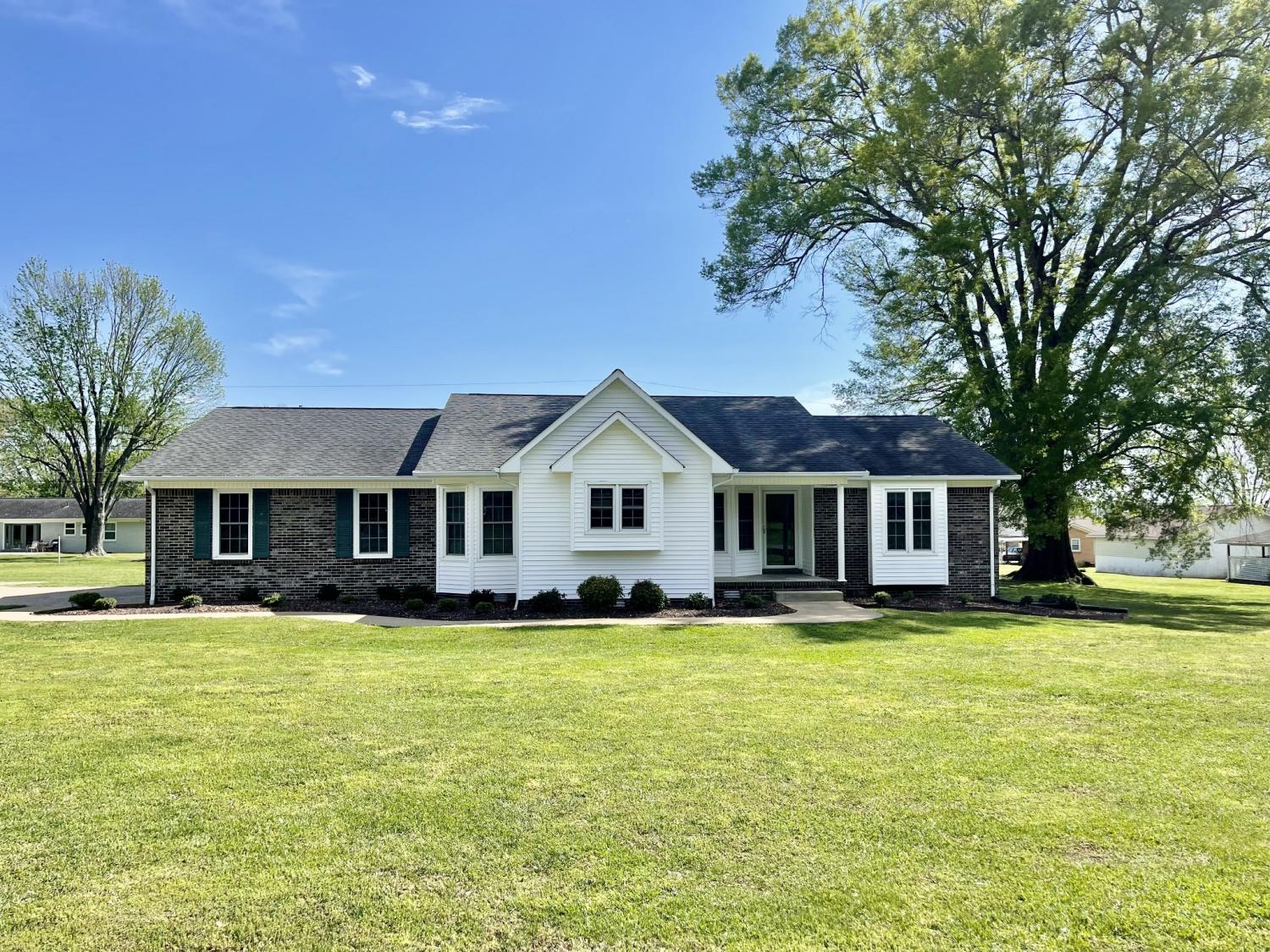409-Douglas-Dr For Sale