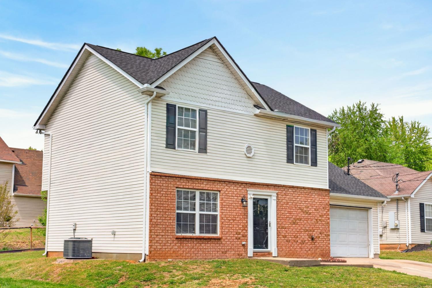 998-Tom-Hailey-Blvd For Sale
