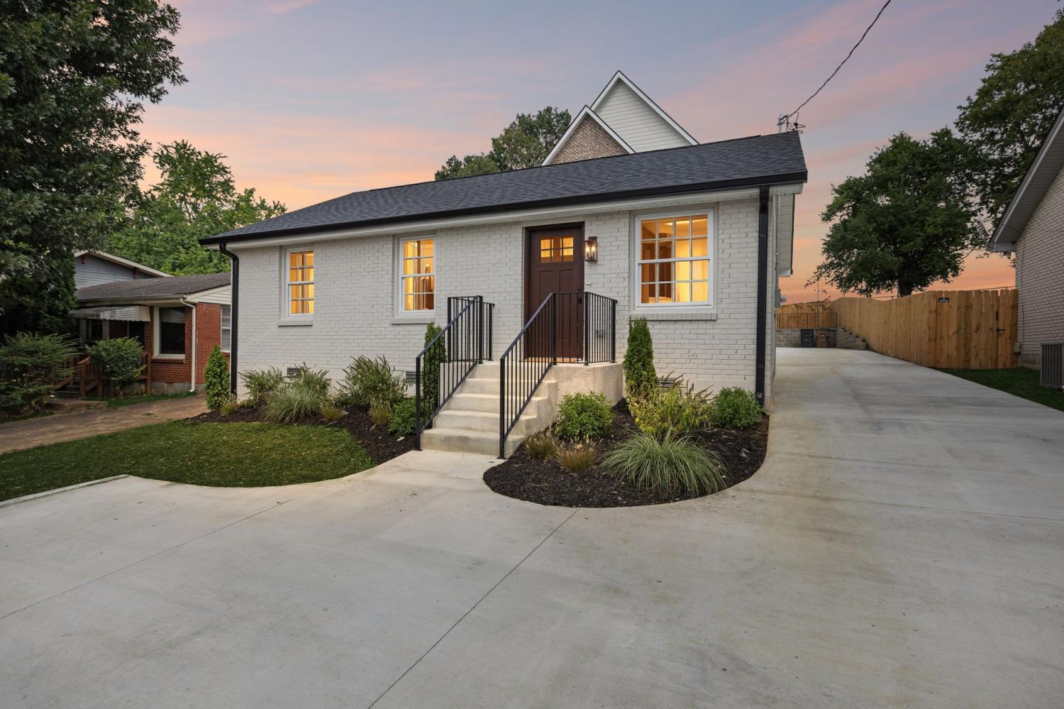 2127A-Burns-St For Sale