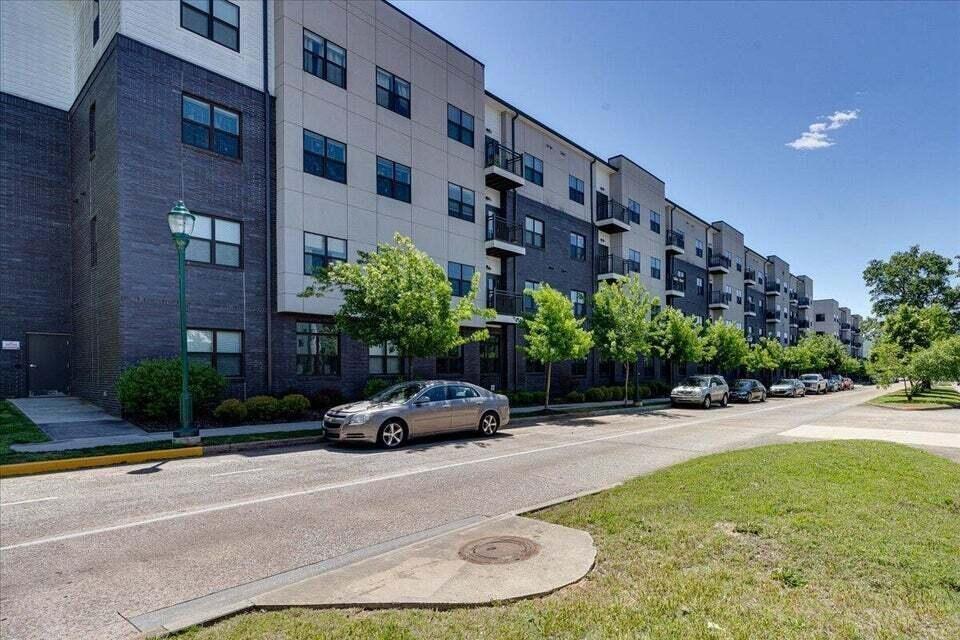 782-Riverfront-Parkway For Sale