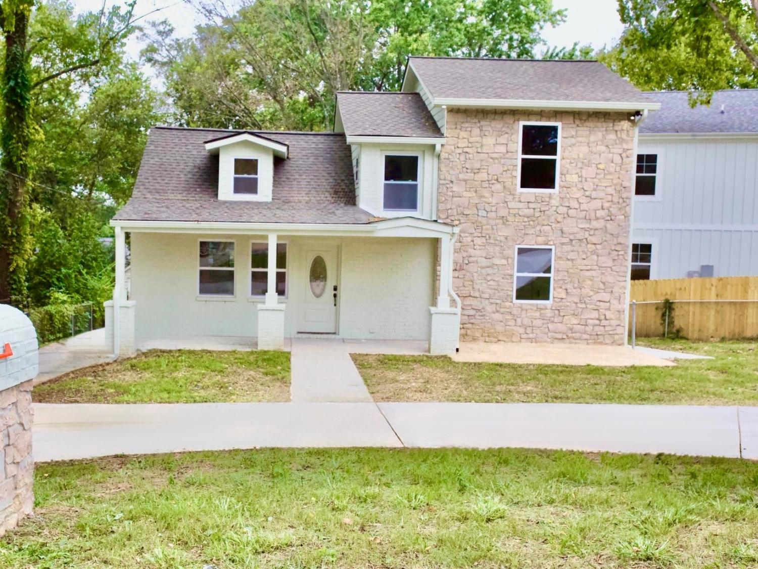 2709-Sharondale-Ct--NW For Sale