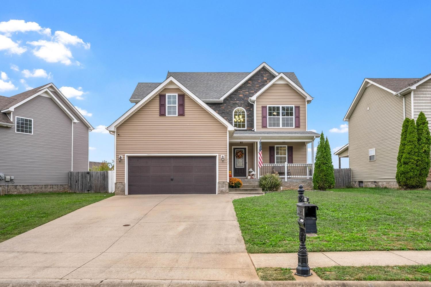 667-Fox-Hound-Dr For Sale