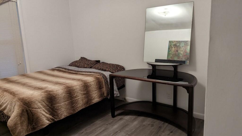 555-N-DuPont-Ave For Sale