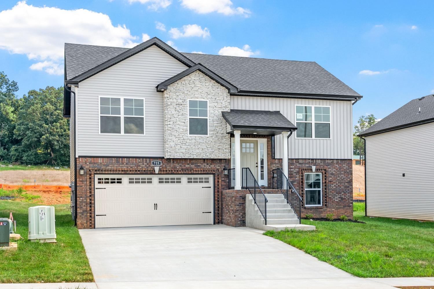 175-Cardinal-Creek For Sale