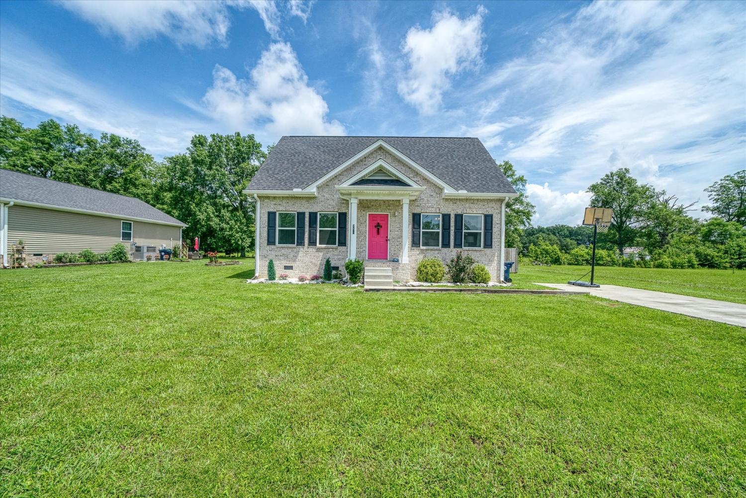 258-Green-Meadow-Dr For Sale