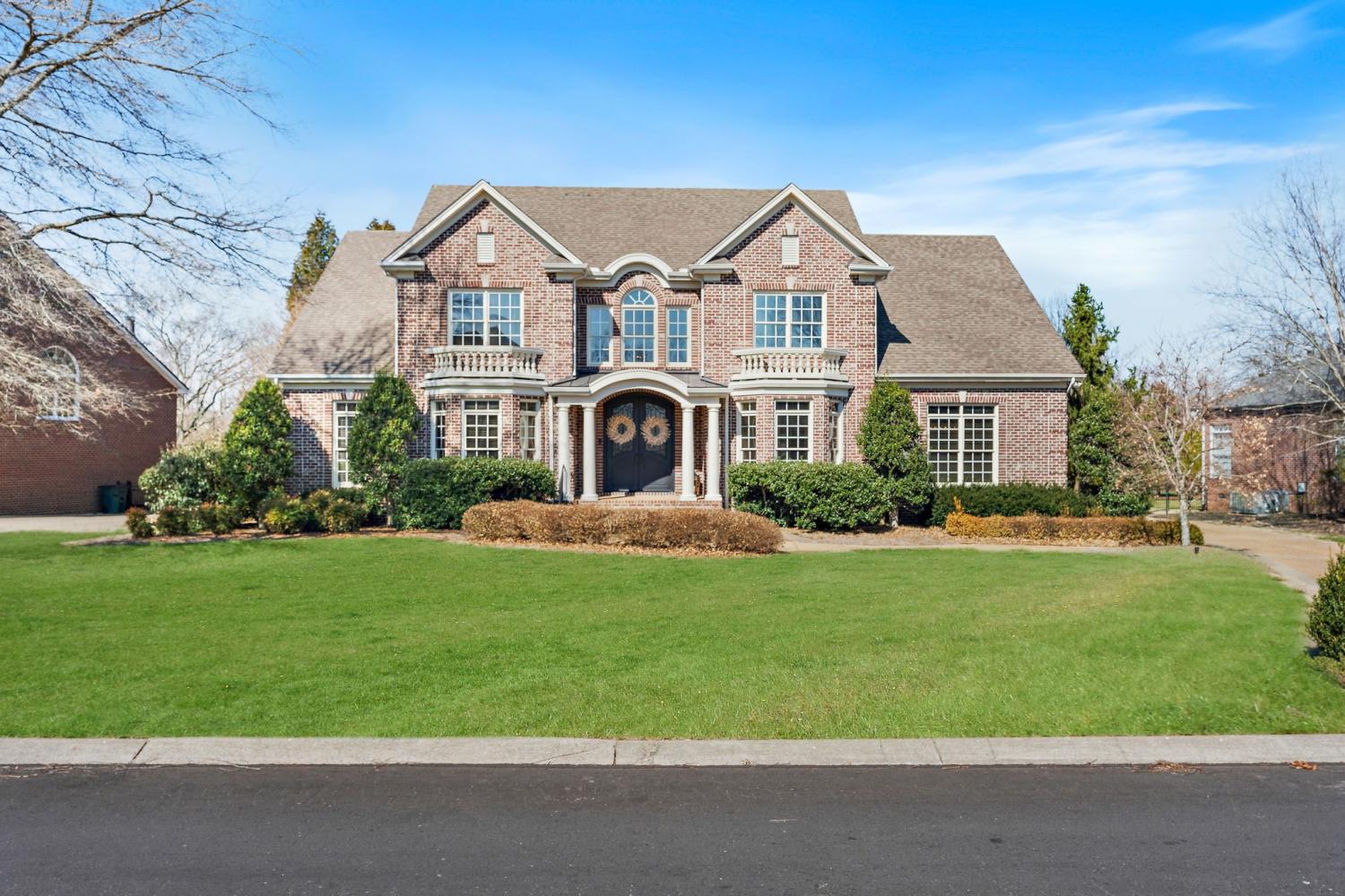 275-Gillette-Dr For Sale