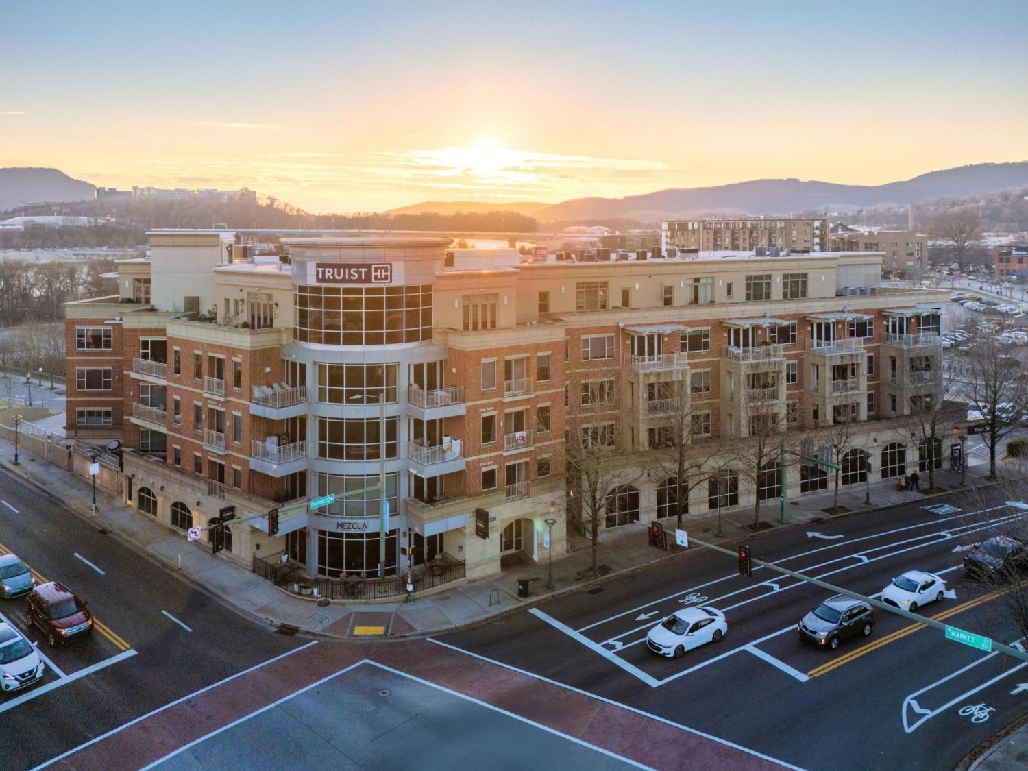 4-Cherokee-Boulevard For Sale