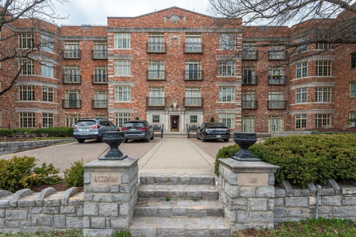 4000-West-End-Ave For Sale