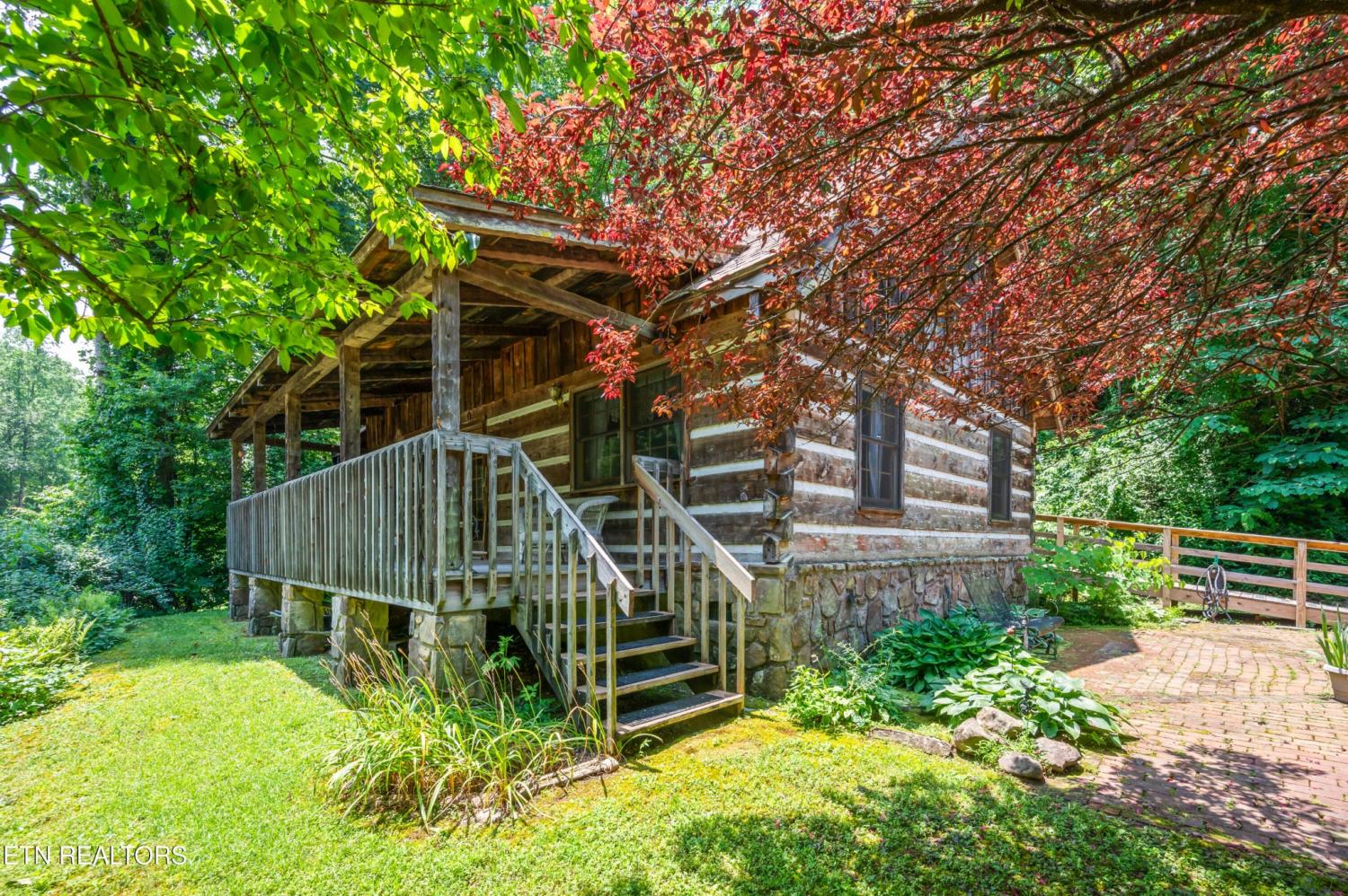 727-Hidden-Valley-Rd For Sale