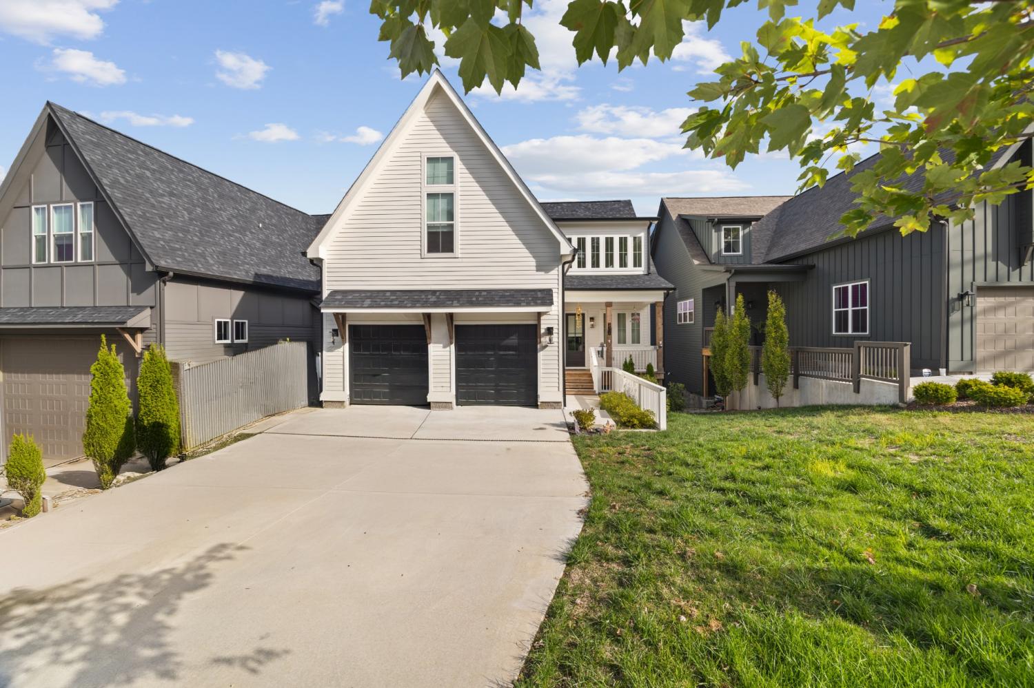 550A-Whispering-Hills-Dr For Sale