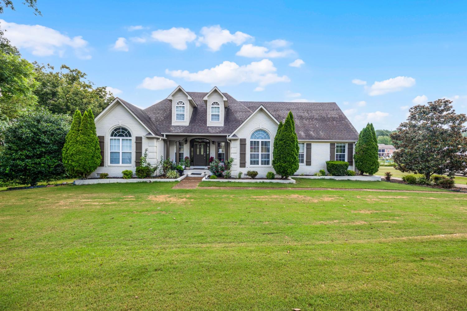 369-Eastern-Shores-Dr For Sale