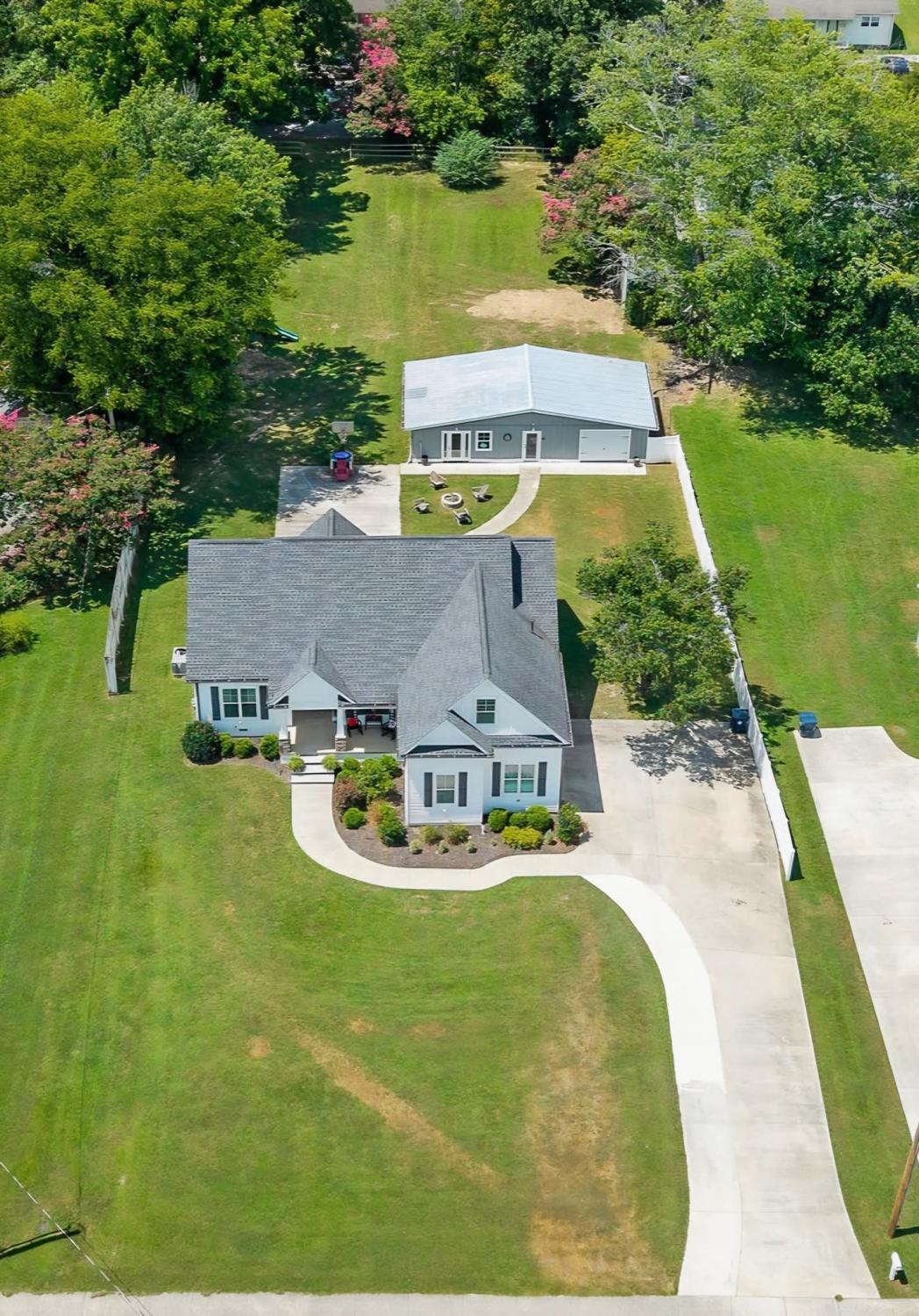 713-S-College-St For Sale