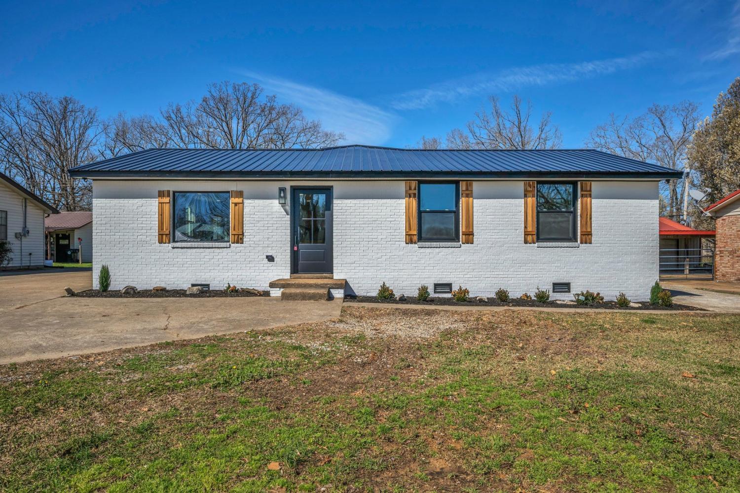 435-Carman-Ave For Sale